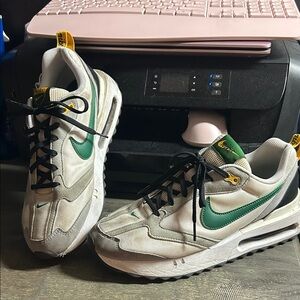 Nike Air Max Dawn in the "White/Gorge Green" Colorway Mens 9.5